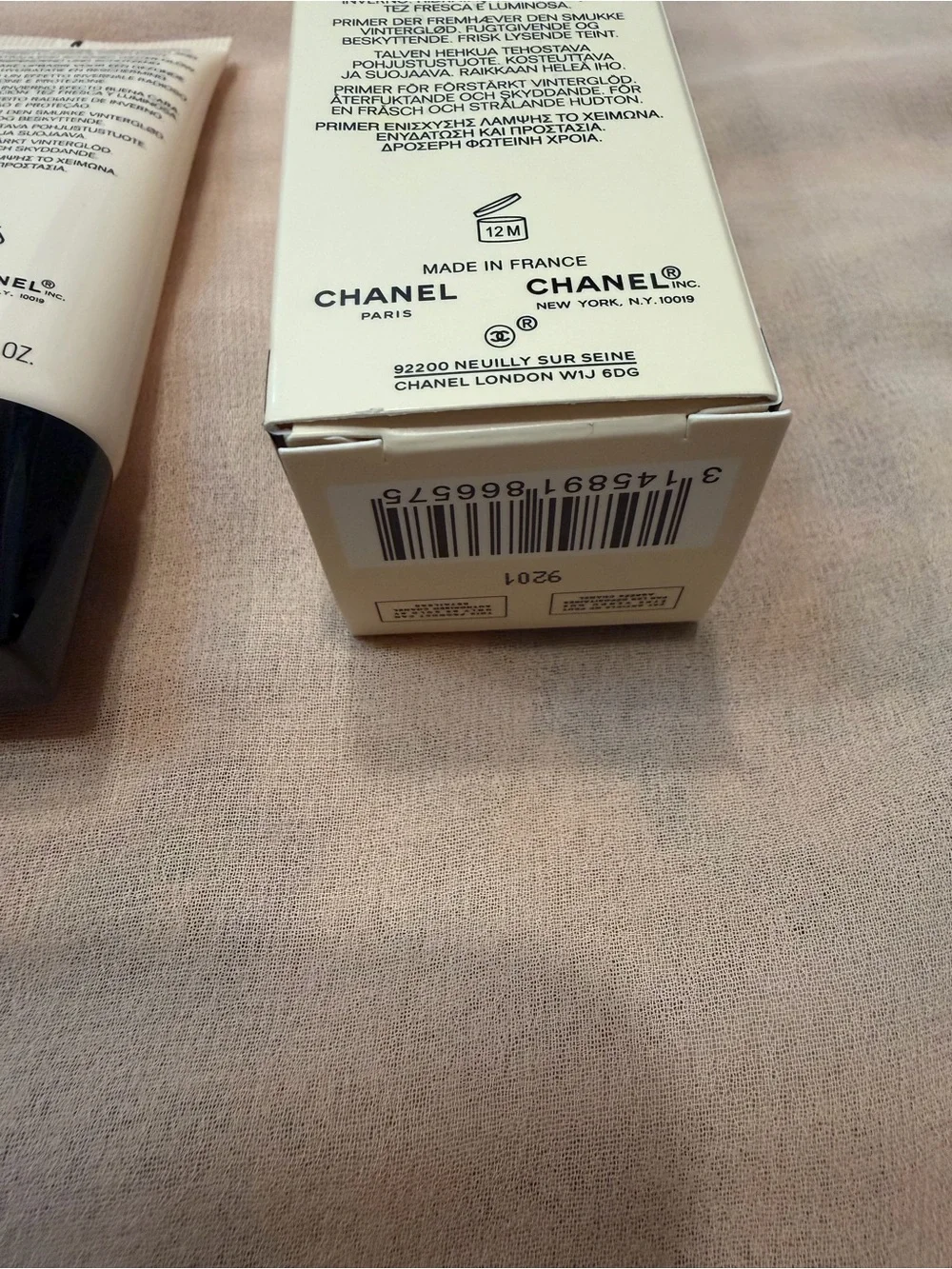 CHANEL Les Beiges Healthy Winter Glow Primer - Frosty White